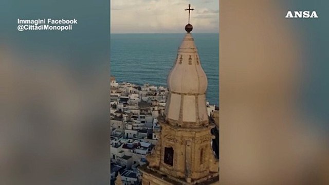 Milano Cortina, la fiamma olimpica scalda Monopoli