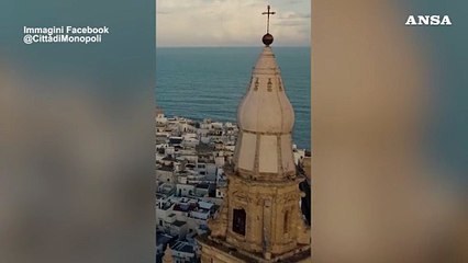 Milano Cortina, la fiamma olimpica scalda Monopoli