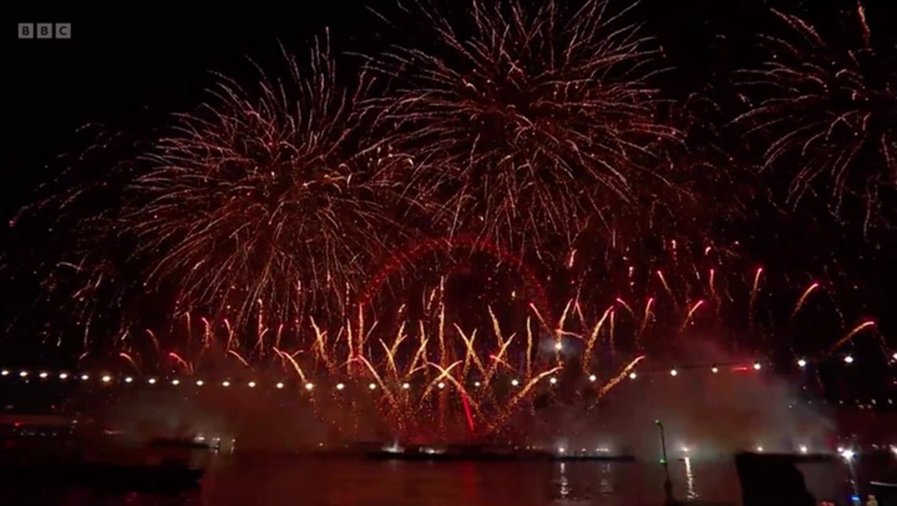 Jet2 holiday meme appears in London New Year’s Eve fireworks display