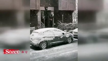 Kar yağarken kurye çağrılmasına tepki gösterdi