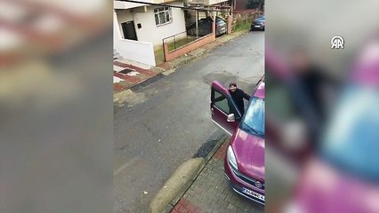 Beykoz'dan kar toplayıp poşetle Tuzla'daki evine götüren baba oğluna sürpriz yaptı