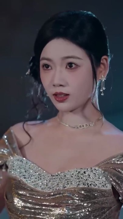 [Eng SUB] Reborn, dumped ex, chose rival female CEO as fiancée. Spoiled rotten by her
