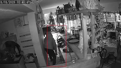 Nuova spaccata al ristorante Carlotta’s di via dell’Artigliere. IL VIDEO