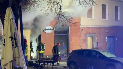 Paura a Sassari, a fuoco un negozio in pieno centro