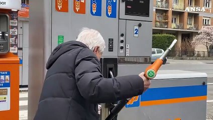 Puntuale con il nuovo anno la raffica di aumenti per i consumatori