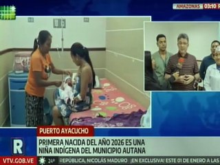 Entregan canastas a dos niñas nacidas del año en el municipio Autana de Amazonas
