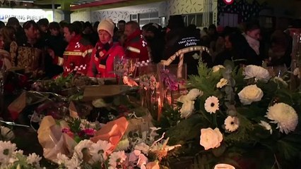 Crans-Montana: omaggi alle vittime dopo l’incendio mortale nella località sciistica svizzera