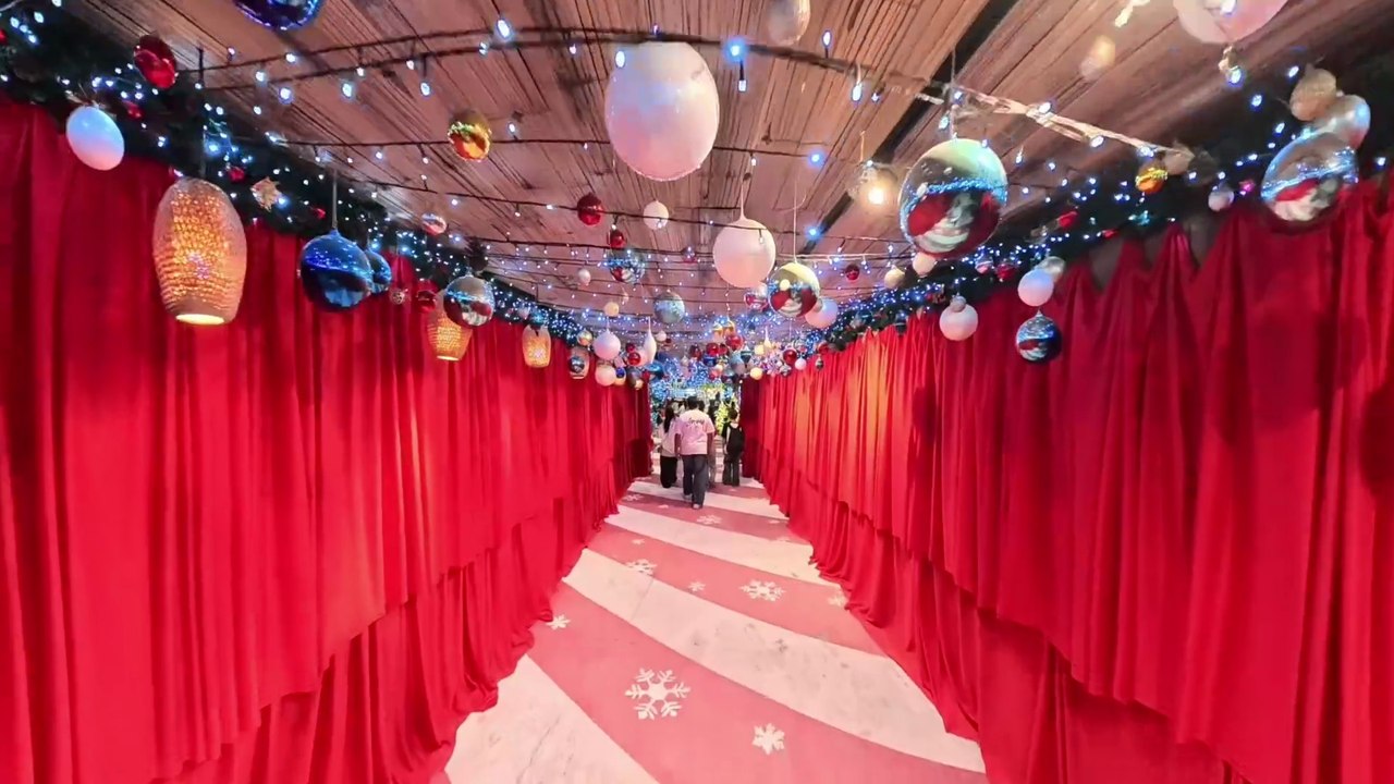 Joomyak Bang Yailargest Cafe Restaurant  Merry Christmas N Happy New Year