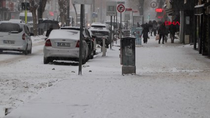 Van'da 625 yerleşim yeri ulaşıma kapandı