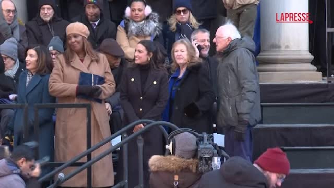 Mamdani inizia il mandato da sindaco di New York: «Saremo d'esempio per il mondo»