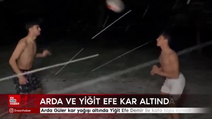 Arda Güler kar yağışı altında Yiğit Efe Demir ile kafa topu oynadı