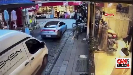 Kontrolden çıkan otomobil dükkana daldı: 4 yaralı