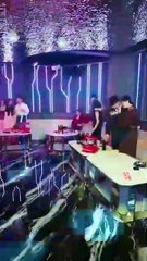 She cut off her love for the scumbag and only set her sights on the bamboo horse that loved her and was willing to shield her from the wind and rain, let the scumbag chase her with remorse, stalked her and beat her coldly, and passed by without