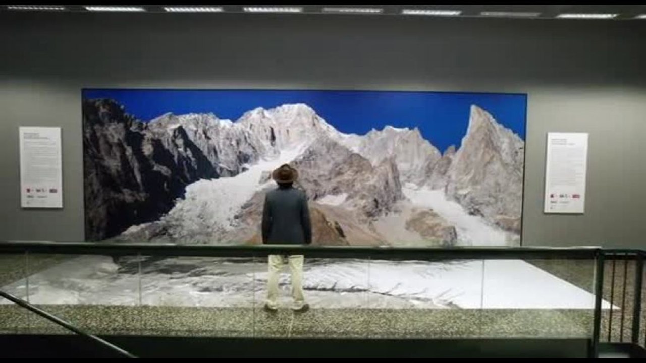 Montagna, fotografia e impronta umana: Jacopo di Cera a Malpensa