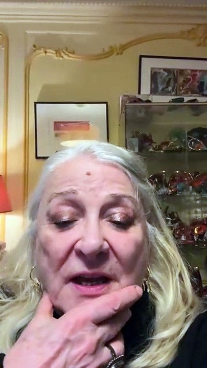 Josiane Balasko pour le réveillon du 31 décembr...