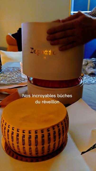 Bûches du réveillon de la nouvelle année 2026 #lafelicita #paris #buche #cafedeparis #repetto