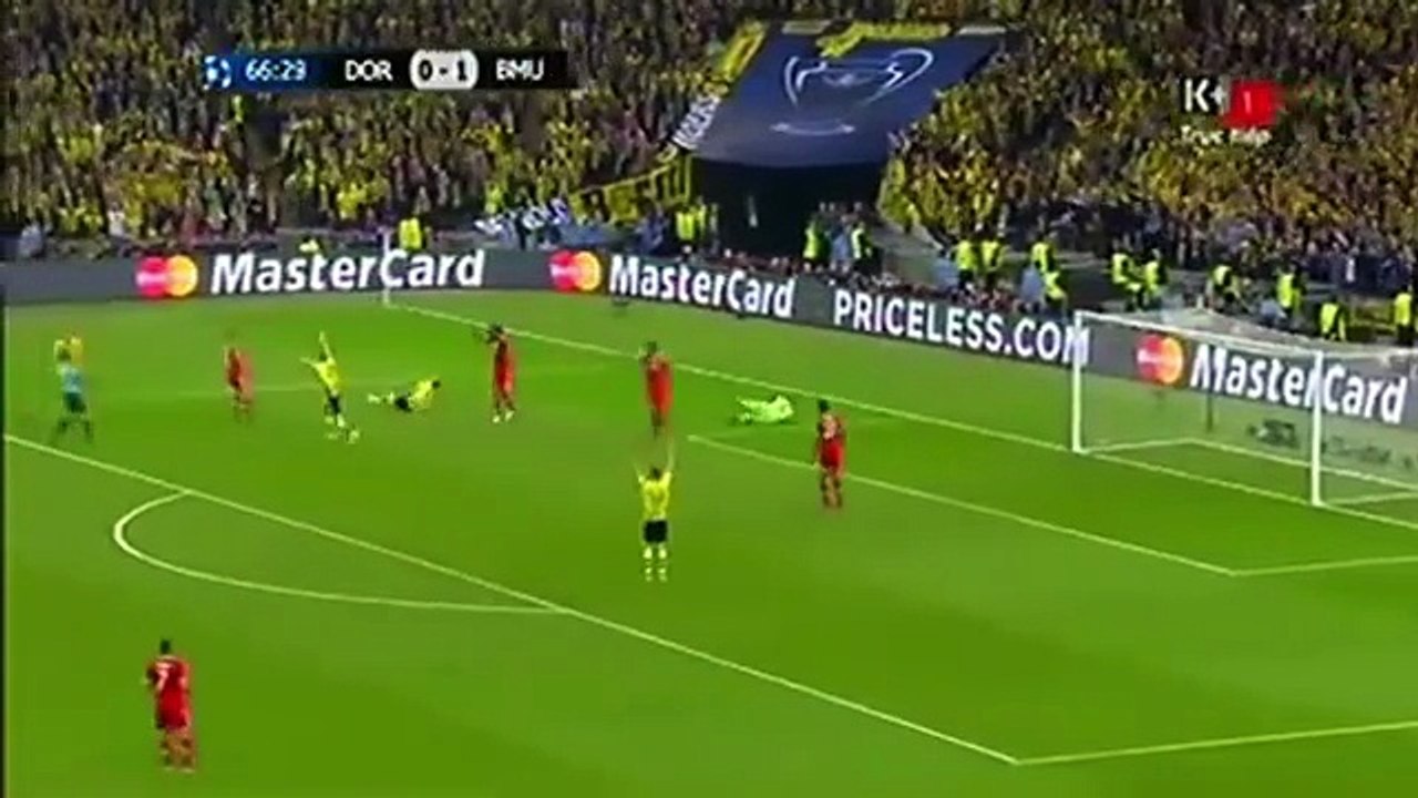 Pha ghi bàn tỉ số 1-1 từ chấm 11 m của Ikay Gungogan