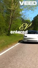 Same road, same driver — different physics decide the crash. #EVvsICE #AccidentPhysics #AutoFacts #VehicleDynamics #RoadSafety #GarudaAutoparts