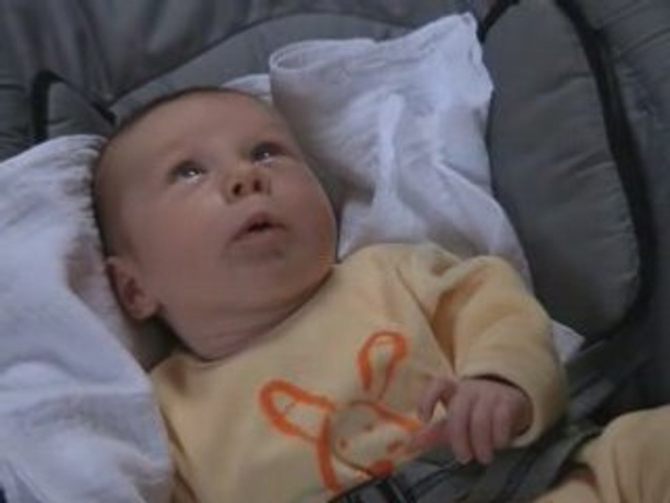 premier sourire de bébé valentin