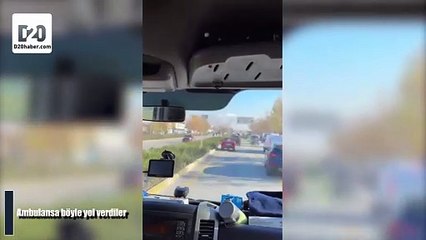 Kalp krizi geçiren hastayı taşıyan ambulansa fermuar uygulamasıyla yol verdiler