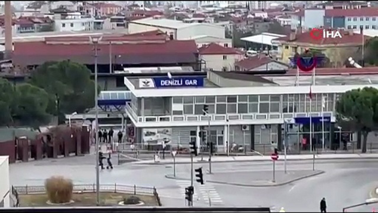 TREN GARI ÖNÜNDE UNUTULAN VALİZ BOMBA PANİĞİNE NEDEN OLDU