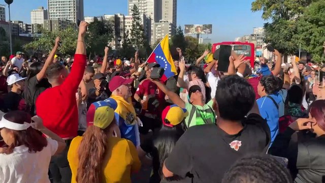 Venezolanos en Chile celebran la captura de Maduro por Estados Unidos