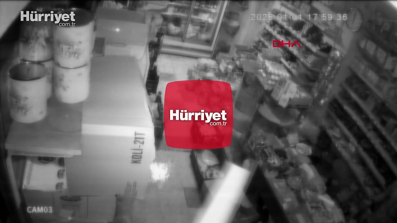 Kendisinden kaçıp, markete sığınan küçük kızı darbedip, bıçakladı; olay kamerada!