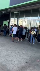 Largas filas en supermercados de Venzuela