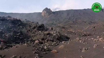 Etna, fronte lavico a quota 1.380 metri ma lontano dai centri abitati