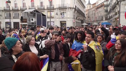 Venezolanos emocionados celebran en Madrid tras la captura de Maduro por EE.UU.