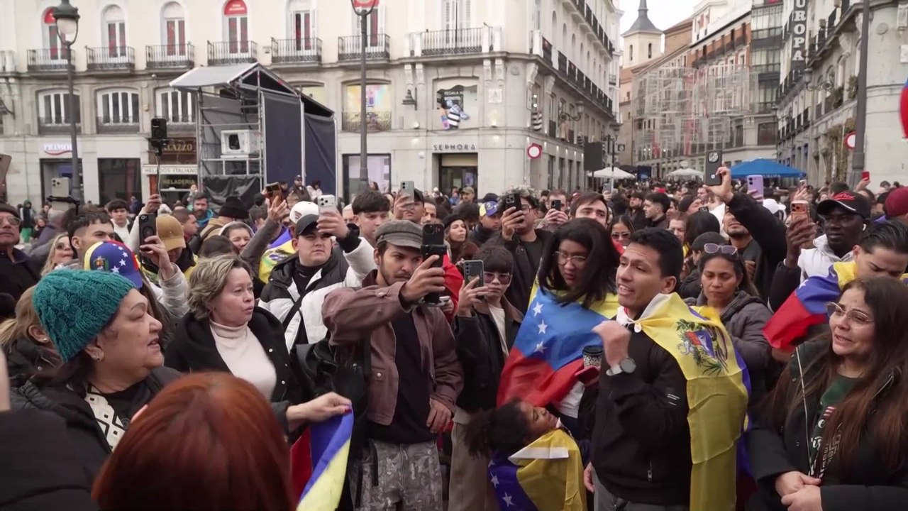 Venezolanos emocionados celebran en Madrid tras la captura de Maduro por EE.UU.