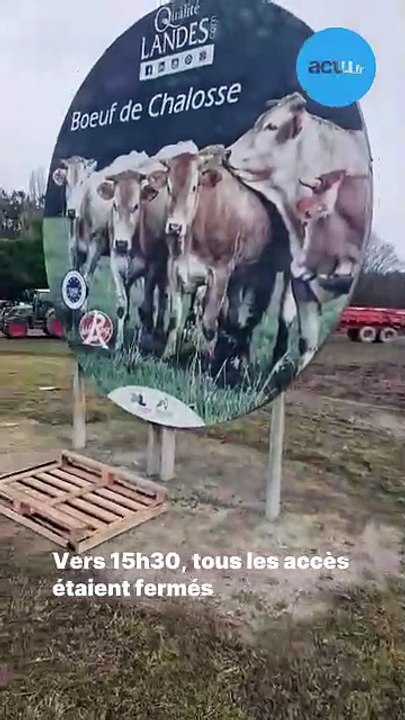 Les agriculteurs landais de retour sur le rond-point de Bégaar