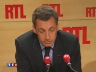 A la France qui casse pas les abris bus...