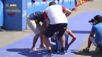 Triatleta bogotano se desmorona al llegar a la meta en los Juegos Nacionales