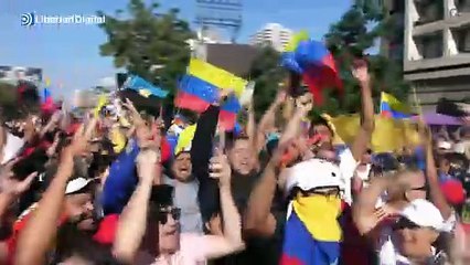 Cientos de venezolanos celebran desde Chile la captura de Maduro