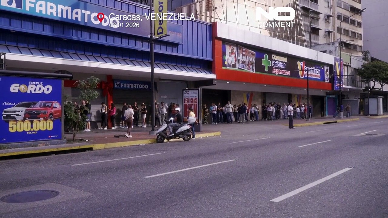 Venezuela: Caracas residents stock up on groceries amid political uncertainty