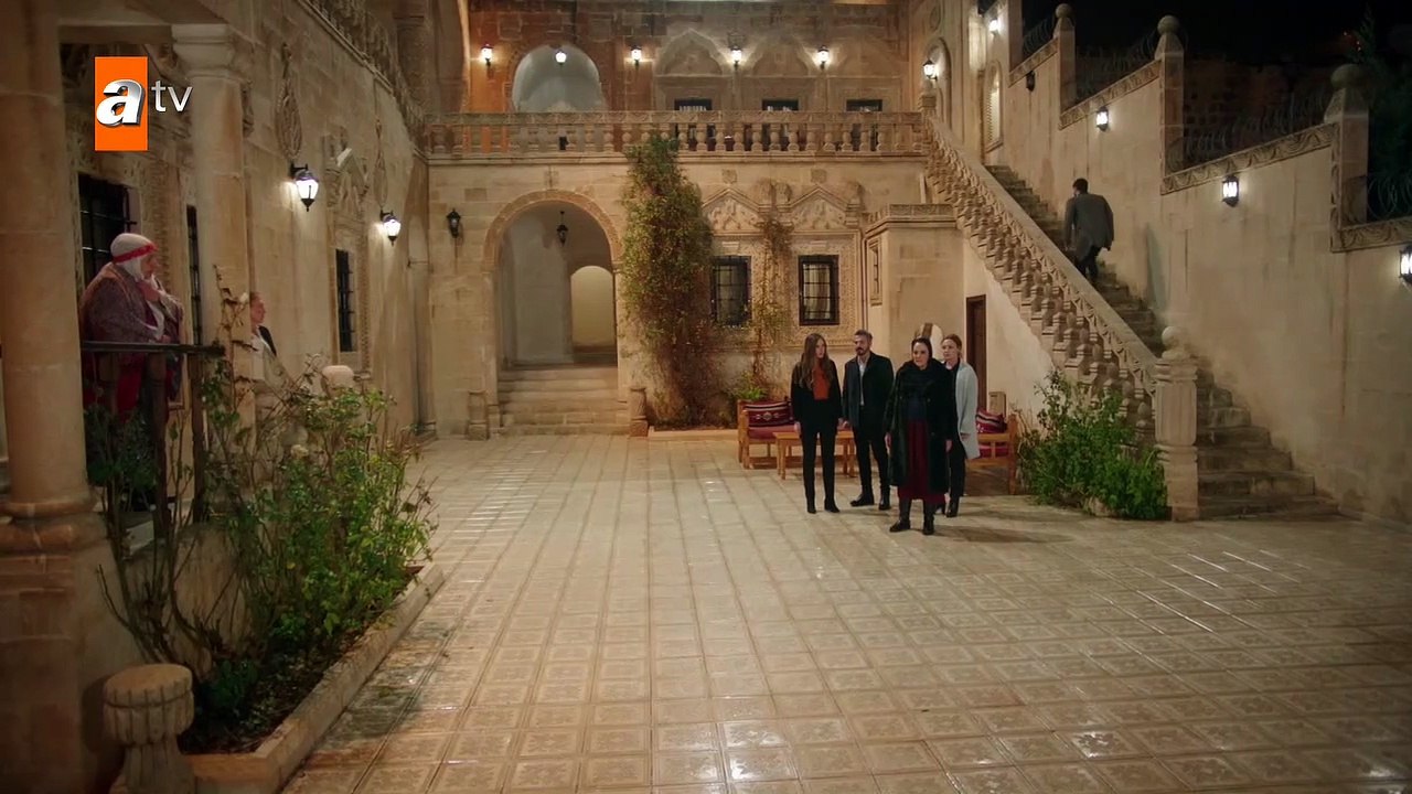 مسلسل زهرة الثالوث - الحلقة 103 | مدبلج