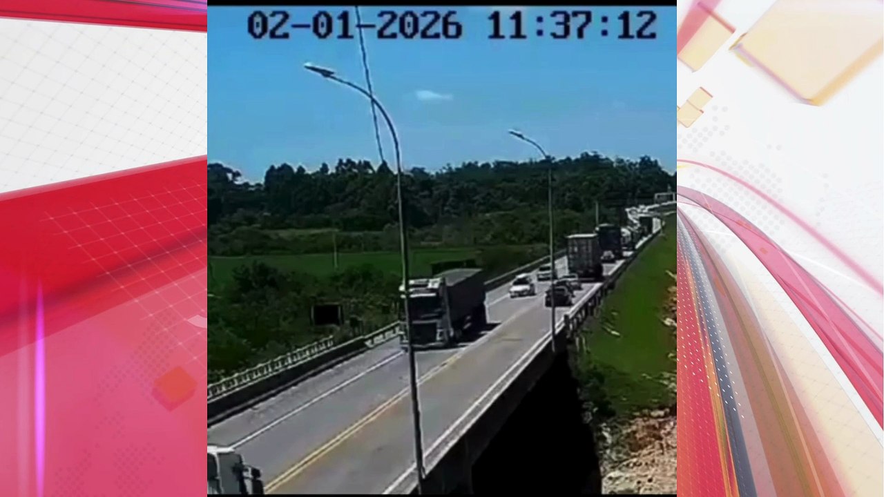Câmera flagra acidente entre caminhão e ônibus que deixou 11 mortos no RS