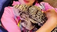 Girl And Lizard Have Adorable After-School Routine _ The Dodo