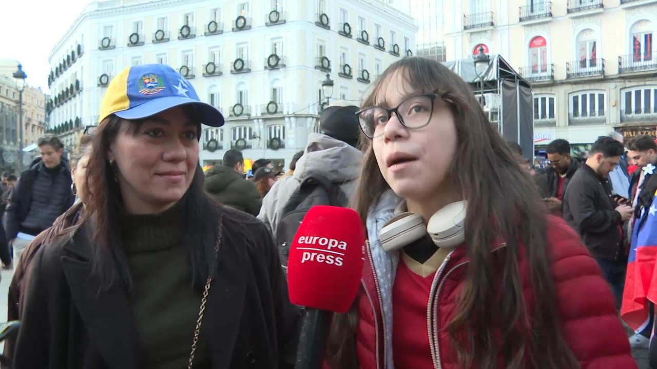 Venezolanos en la Puerta del Sol celebran la caída de Maduro