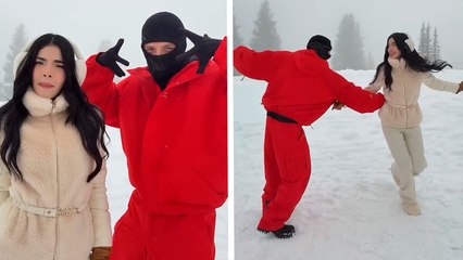 Peso Pluma y Kenia Os disfrutan sus vacaciones de invierno jugando en la nieve