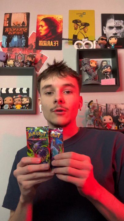 Avant dernier booster de l’ETB Flammes Fantasma...