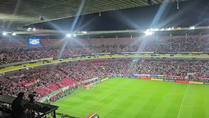 Las aficiones de Chivas y Atlas responden al primer clásico del año