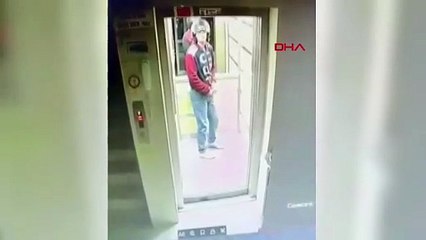 Kaskla apartmana giren şüphelinin yaptıkları şoke etti! Kameralara anbean yansıdı