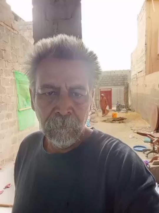 mujhay