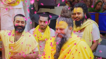 Premanand Ji Maharaj ने बताया पैर छूने से क्या होता है?