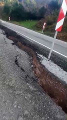 Sinop Ayancık yolunda çökme tehlikesi