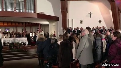 Crans-Montana, grande commozione a messa per vittime: 6 i morti italiani