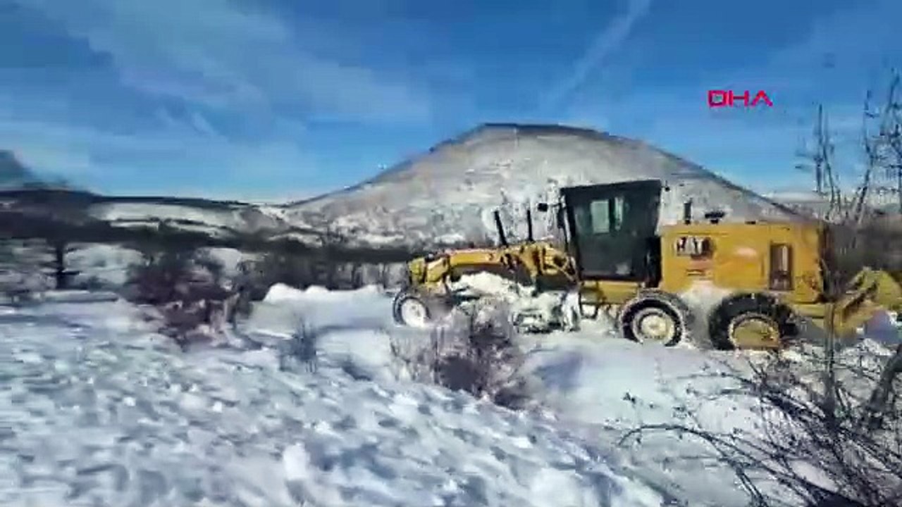 Elazığ’da karla mücadele destanı! Kapanan 546 köy yolundan 542’si açıldı: Kalan 4 köy için 120 araçlık dev ordu sahada!