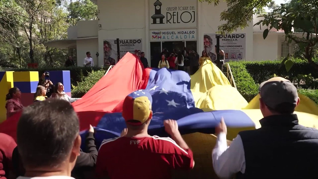 Venezolanos en México celebran la captura de Maduro